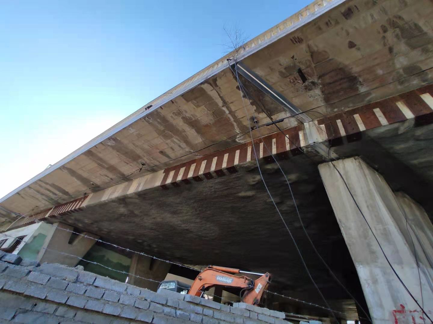 松山湖管委会桥梁粘钢加固的四大特性